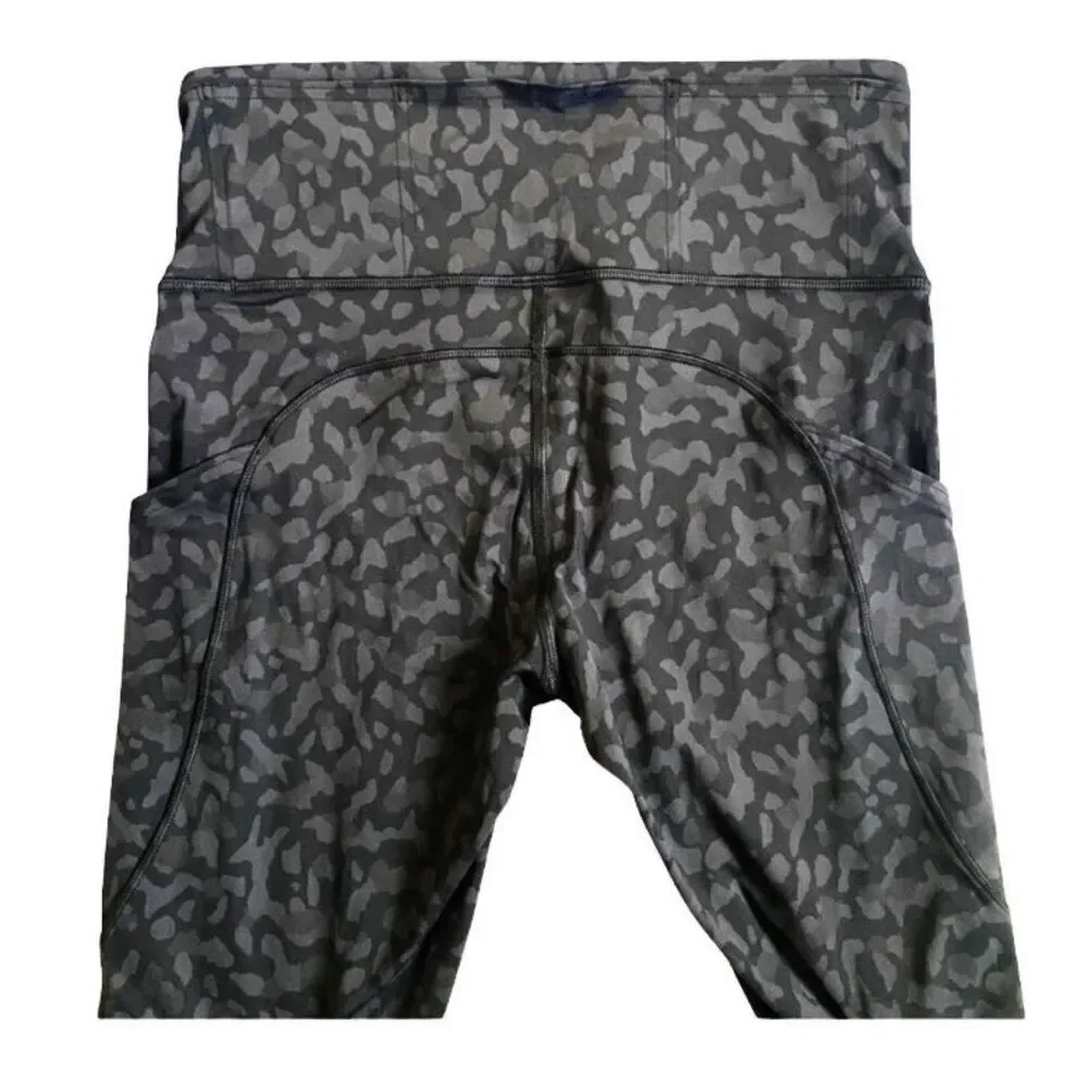 Lululemon Fast Free HR Crop 24” Size Formation Camo Deep Coal Size 4